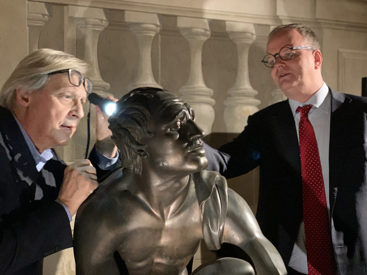 Vittorio Sgarbi in visita agli Uffizi