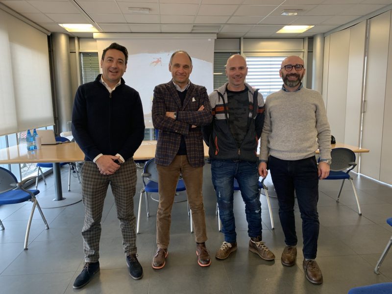 Confcommercio rilancia i corsi per maestri di sci alpino e snowboard
