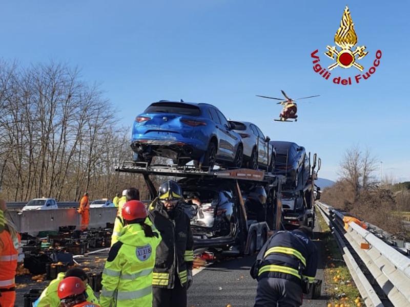 Incidente sulla A1: corsia bloccata