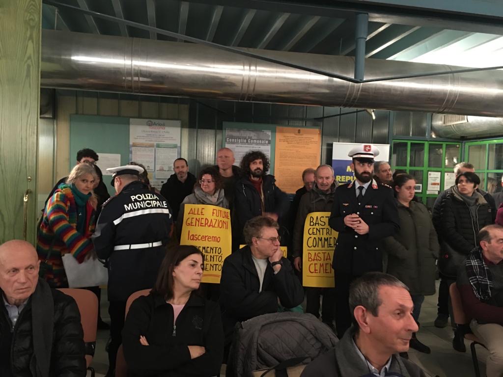 Centro commerciale di via Palagetta: non passa la petizione