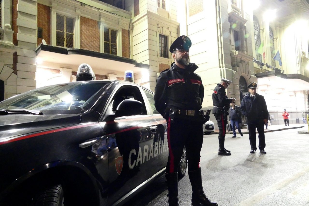 Prendeva il reddito di cittadinanza ma era intestatario di 16 auto: denunciato un 52enne