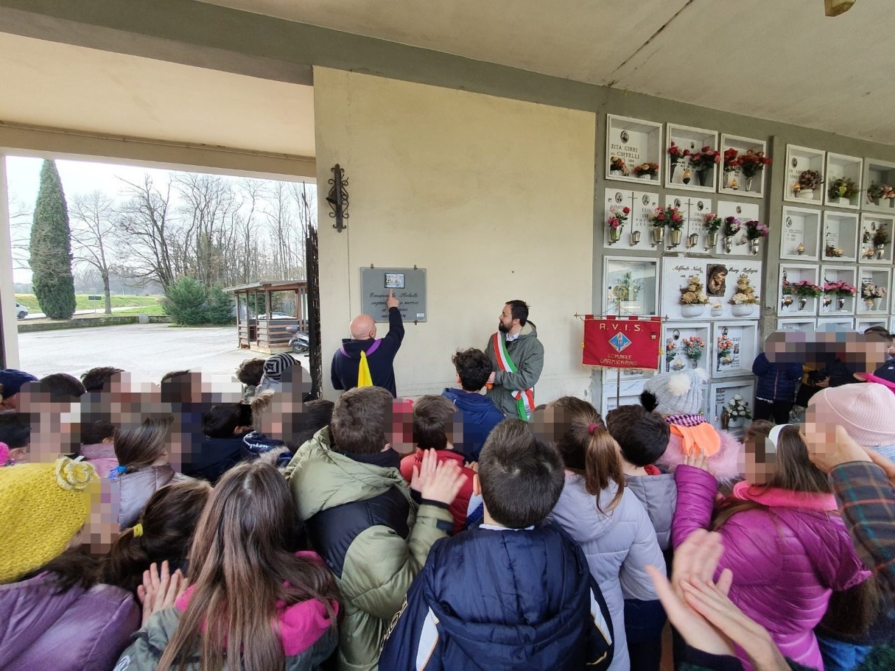 Inaugurata una targa commemorativa per Emanuele Riboli