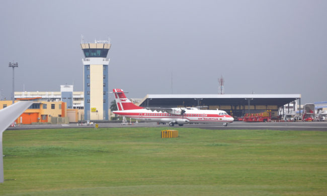 Dura la vacanza ai tempi del Coronavirus: in 300 bloccati su un aereo alle Mauritius
