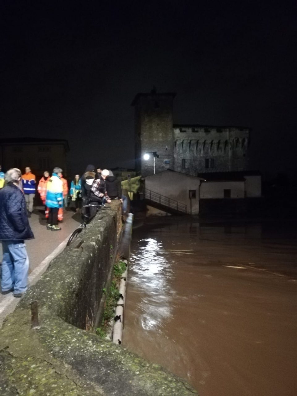 Maltempo: il fiume Bisenzio fa paura