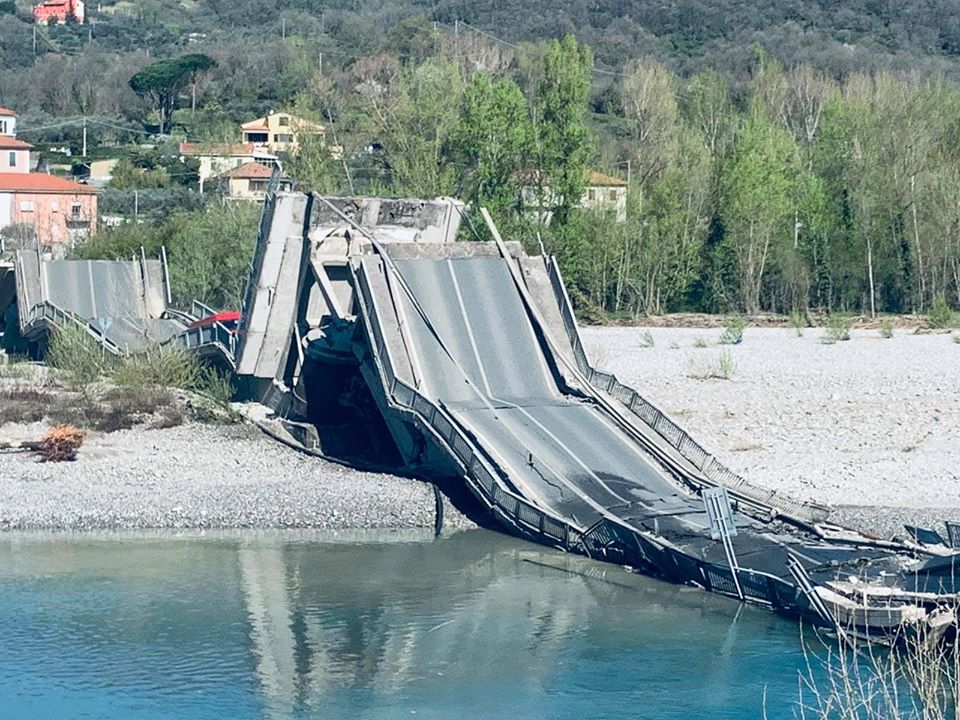 Ponte-crollato-Liguria-e-Toscana