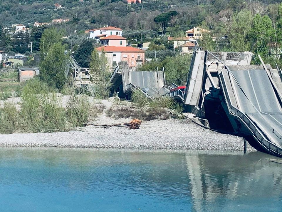 Ponte-crollato-Liguria-e-Toscana_02