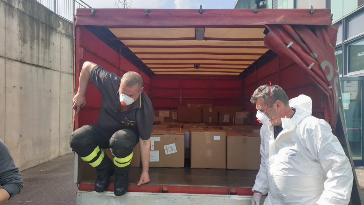 Grazie per quello che fate. Le parole di riconoscenza da parte degli operatori sanitari ai Vigili del Fuoco di Prato