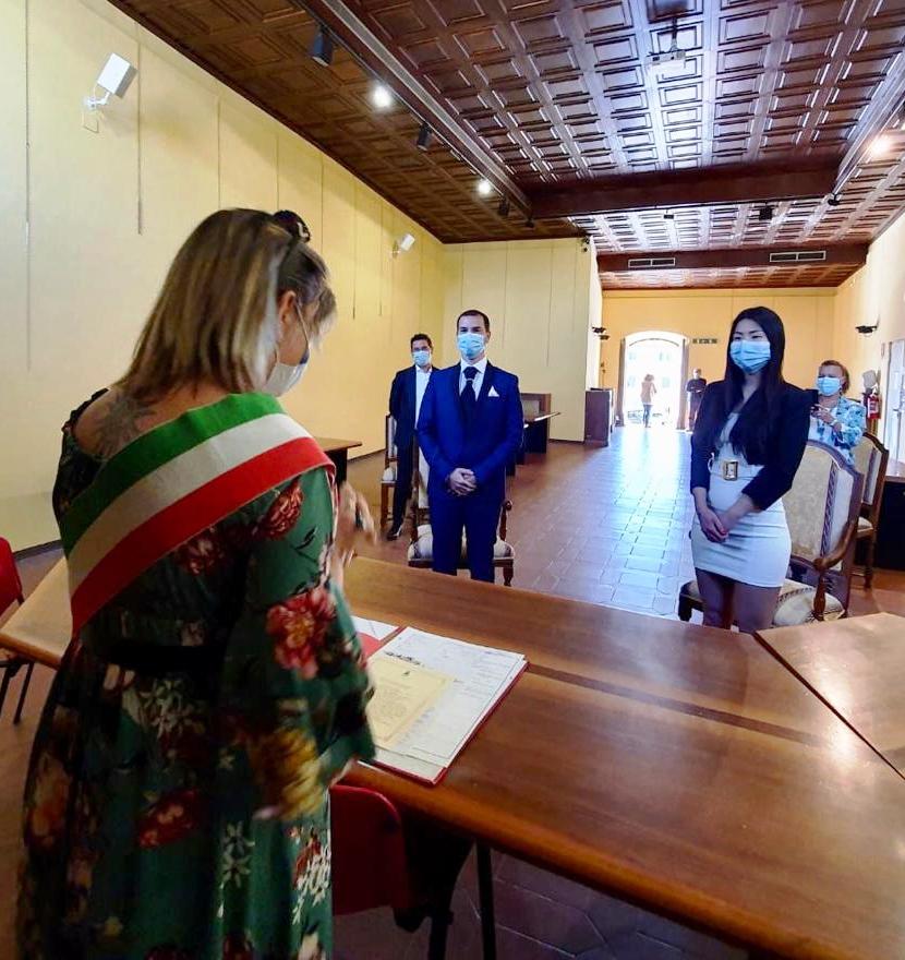 Matrimonio con la mascherina a Carmignano