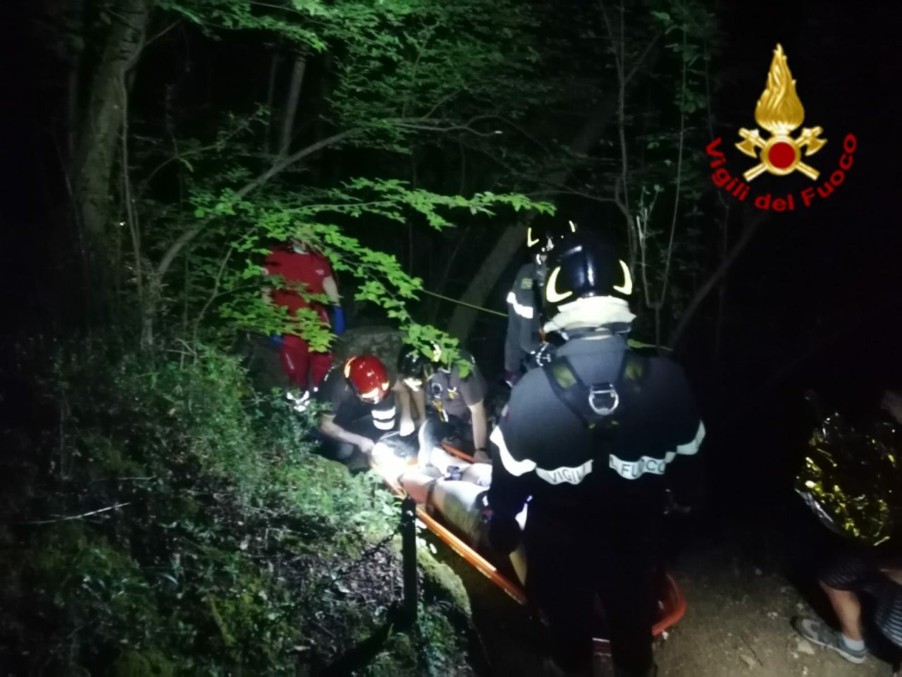 Ciclista caduto in zona Rio Buti dopo un giro in Calvana