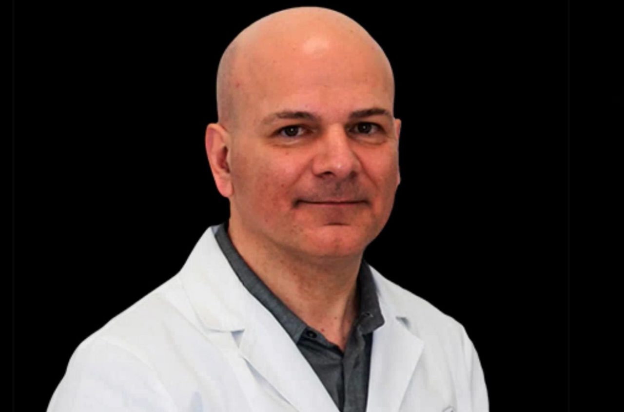 Medico riceve un assegno da 1200 dollari dal presidente Trump
