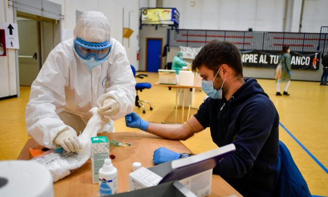 Coronavirus: lieve rialzo del numero di nuovi casi in Toscana oggi