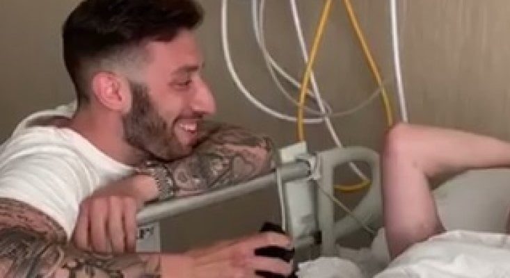 In ospedale: “Mi vuoi sposare”? Due giorni dopo lei è morta – IL VIDEO