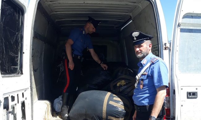 Da Prato a Pistoia per buttare scarti tessili: beccati