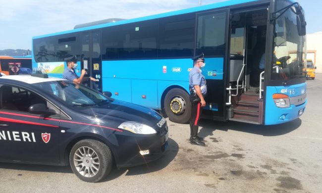 Si addormenta sul bus notturno da Prato a Pistoia