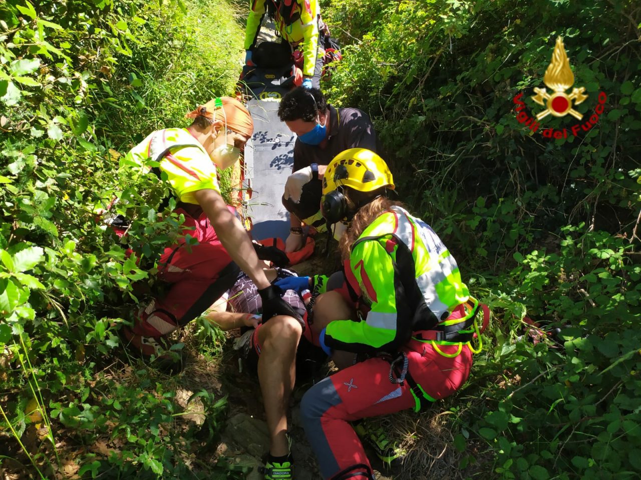 Brutta caduta per un ciclista a Sodarello