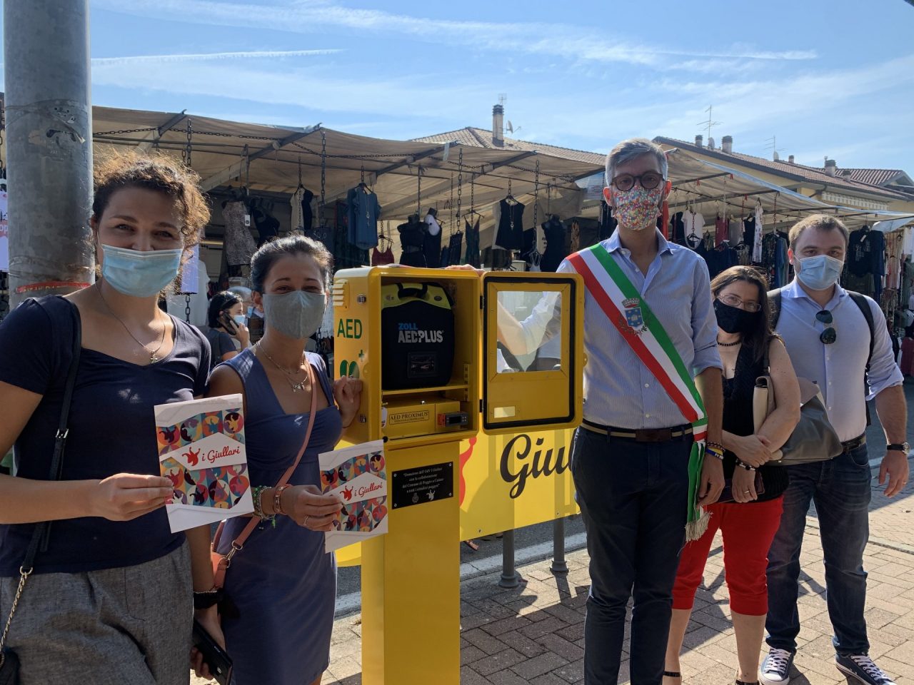 Giullari donano defibrillatore a Poggio