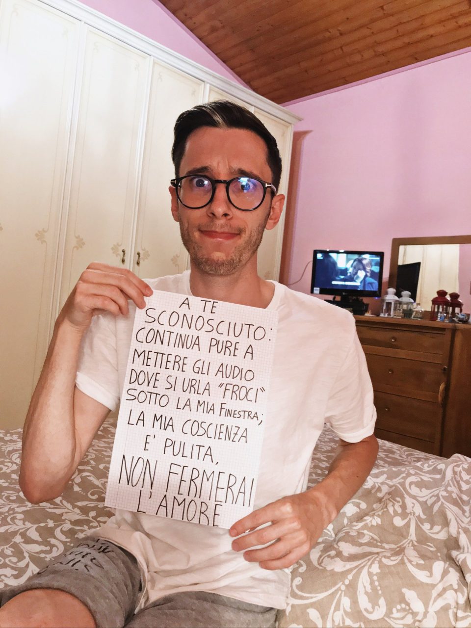 “Sono omosessuale, vessato da sempre. C’è bisogno di una legge che ci permetta di vivere liberi”