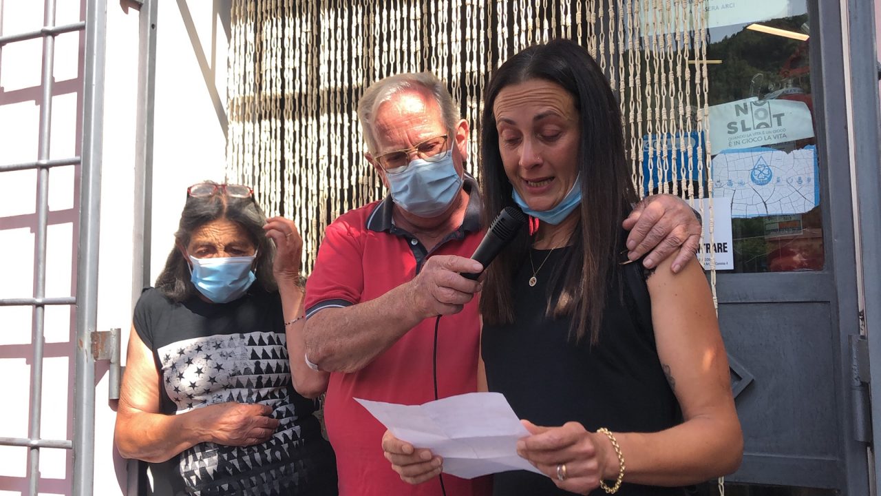 Un defibrillatore al circolo di Terrigoli in ricordo di Stefano IL VIDEO