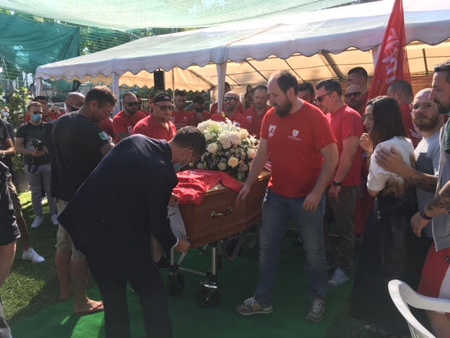 Dolore e tanta commozione al funerale di “Giamma”