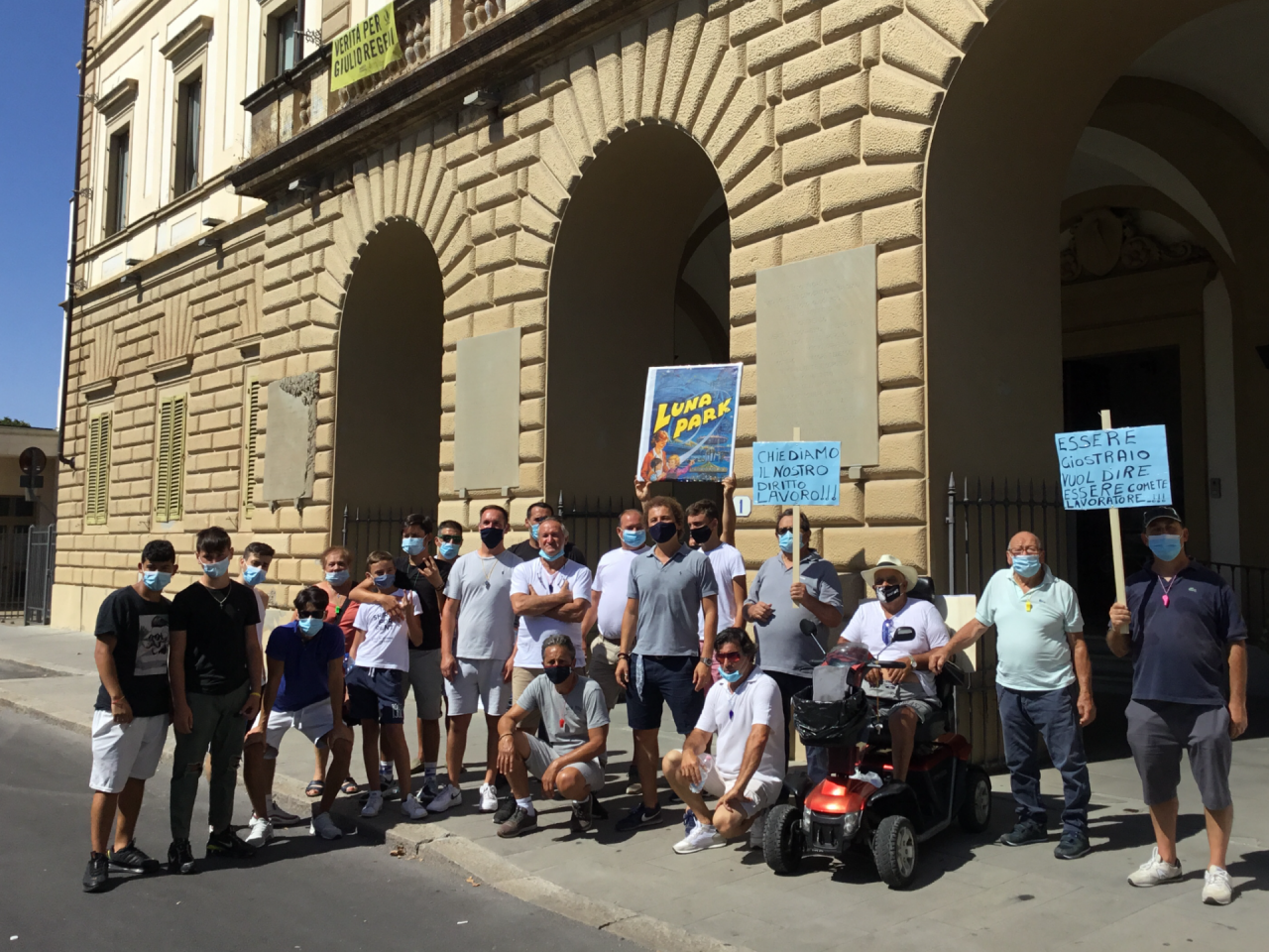 Stamani grande (e rumorosa) protesta dei Giostrai: “il Comune ci faccia lavorare” – GUARDA LE FOTO