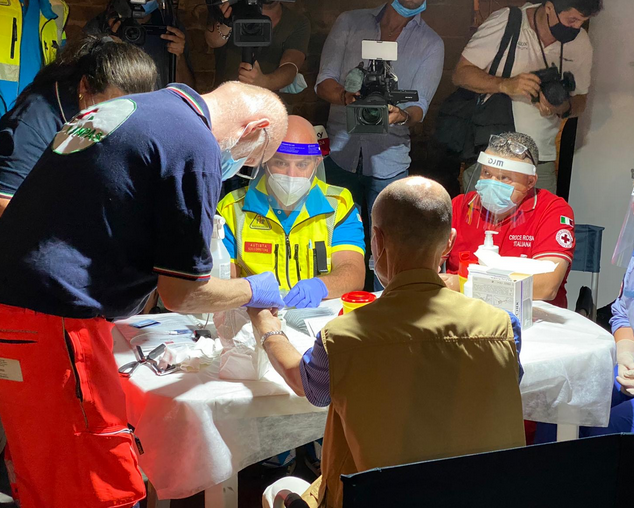 L’appello del volontariato toscano: “Ragazzi, fatevi controllare”