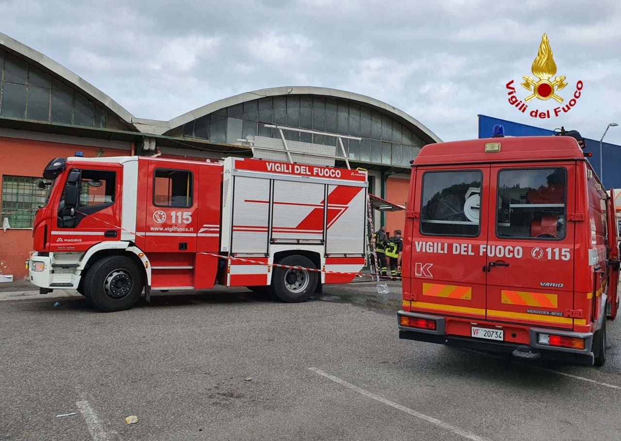 Corto circuito in un laboratorio di pelletteria all’Osmannoro: una persona lievemente ustionata