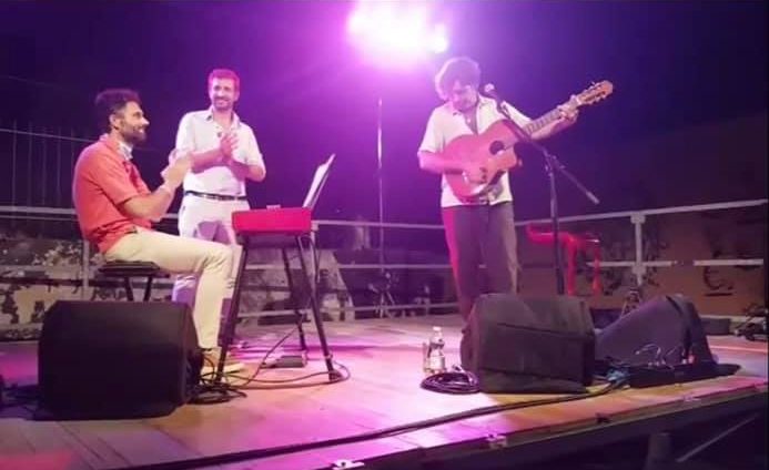 Claudio Belgiorno grida allo scandalo: “Biffoni e Ciolini sul palco con Bobo Rondelli senza mascherina”
