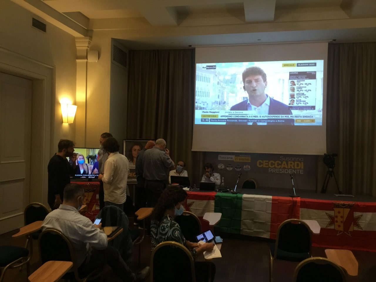 Seggi chiusi, primi exit pool: in testa Giani