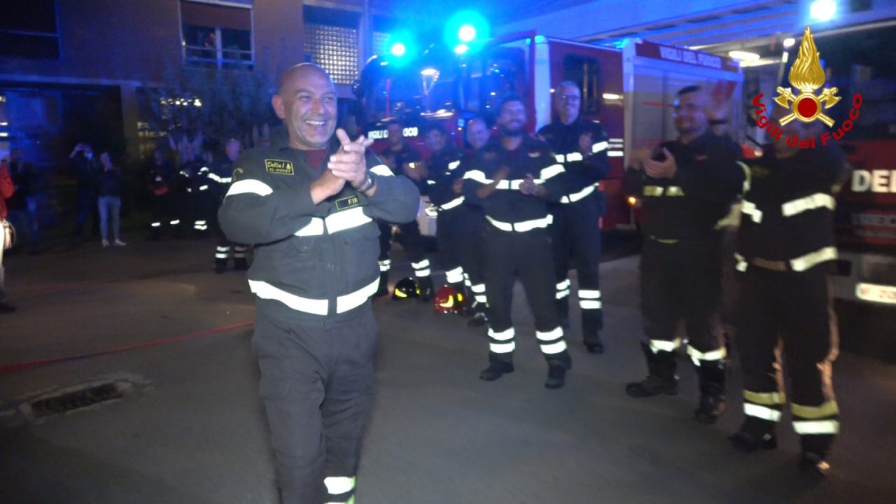 Va in pensione il capo reparto Riccardo Bernini: il saluto dei colleghi in un VIDEO