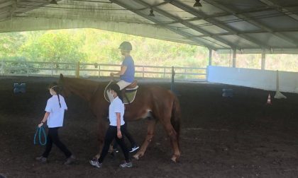 Terapia assistita con il cavallo: a Villa Il Sorriso i pazienti tornano in sella