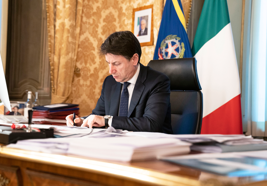 Mascherine obbligatorie, anche per i bambini che hanno sei anni. Ecco il nuovo decreto del Governo