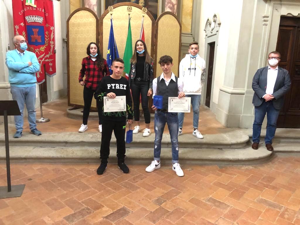 Due studenti del “Pertini” di Vernio premiati per il loro impegno a scuola