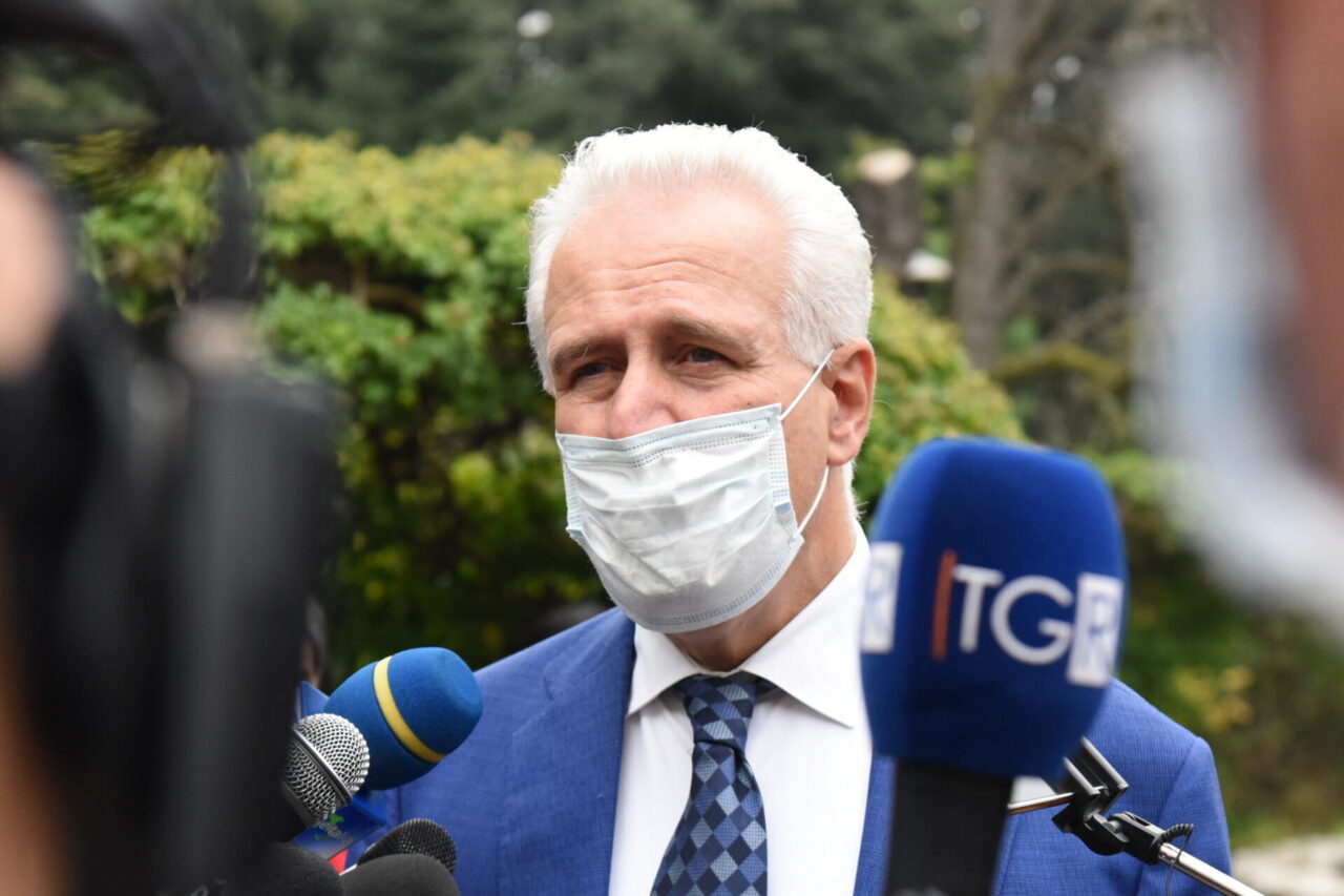 Tamponi a prezzo calmierato, l’ordinanza di Giani