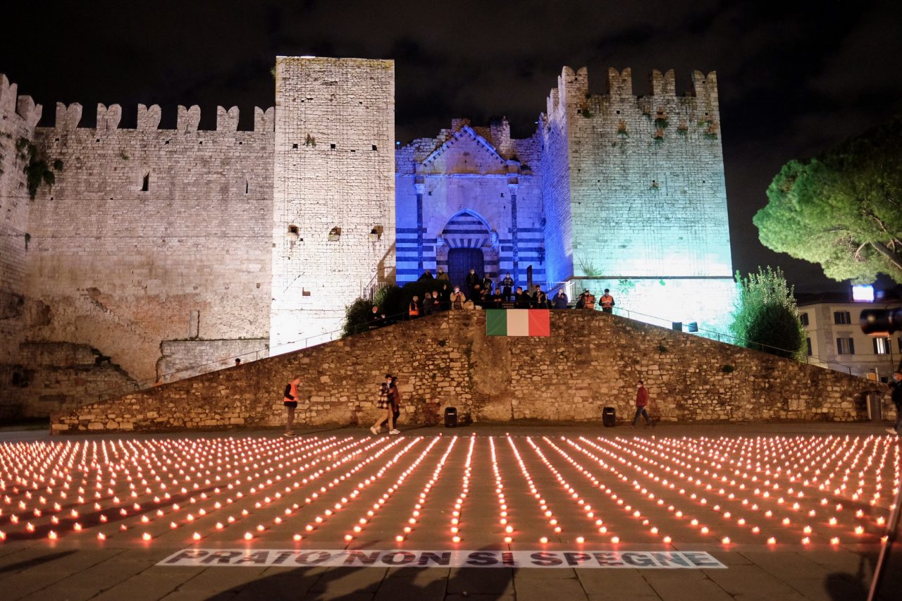 Prato non si spegne: la manifestazione in piazza delle Carceri – VIDEO E FOTO