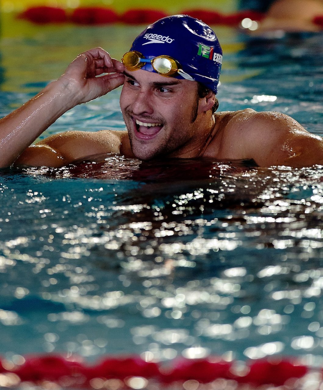 L’ex nuotatore olimpico Niccolò Beni in vasca per AISLA Firenze