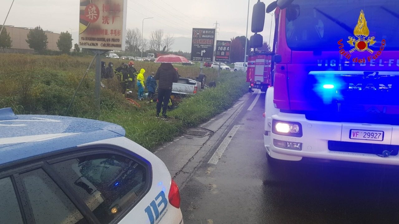 Incidente in via Paronese: si cappotta con l’auto dopo la rotonda LE FOTO