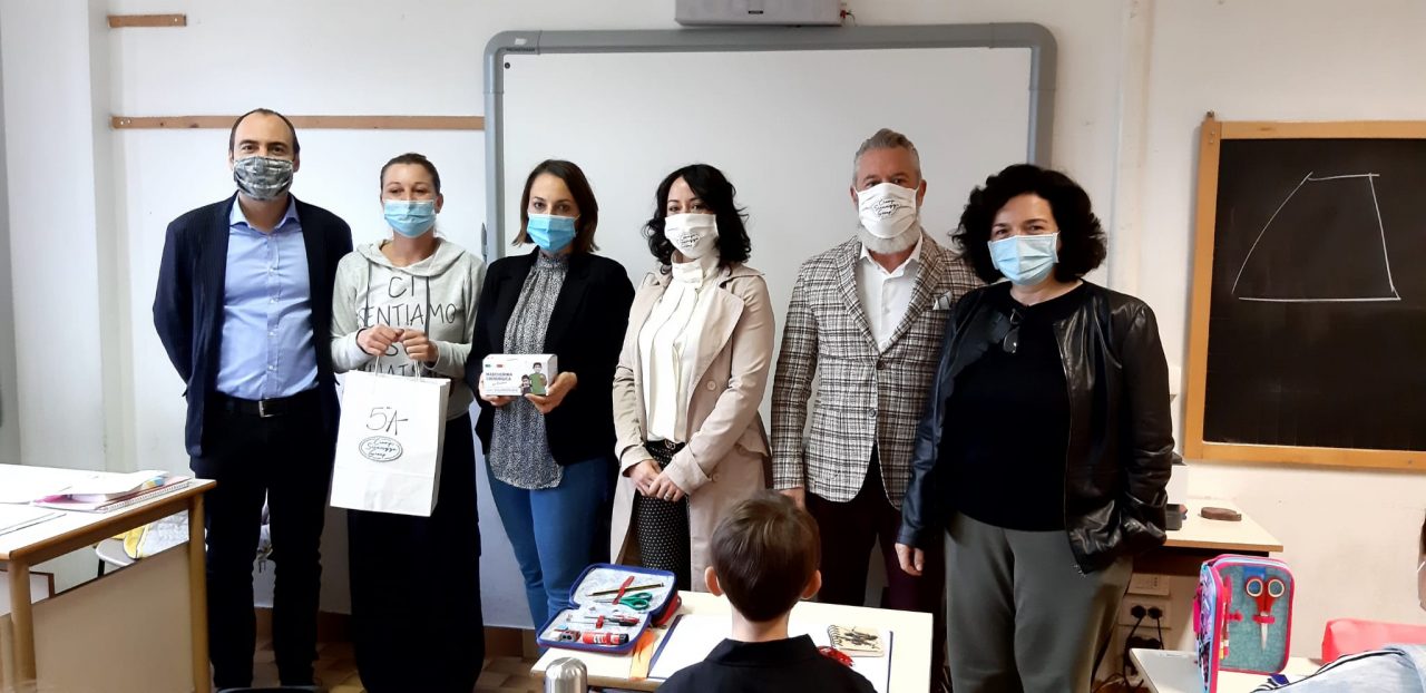 L’azienda “Dimensione Sicurezza” dona 1500 mascherine chirurgiche alla scuola primaria “Hack” di Bagnolo