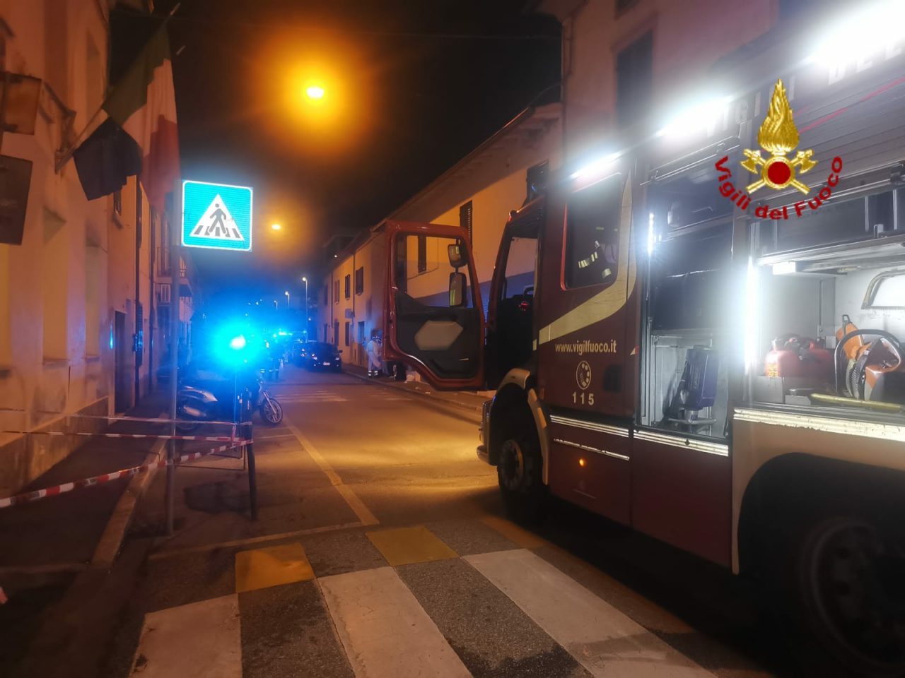 Incendio in un appartamento in via Ferrucci