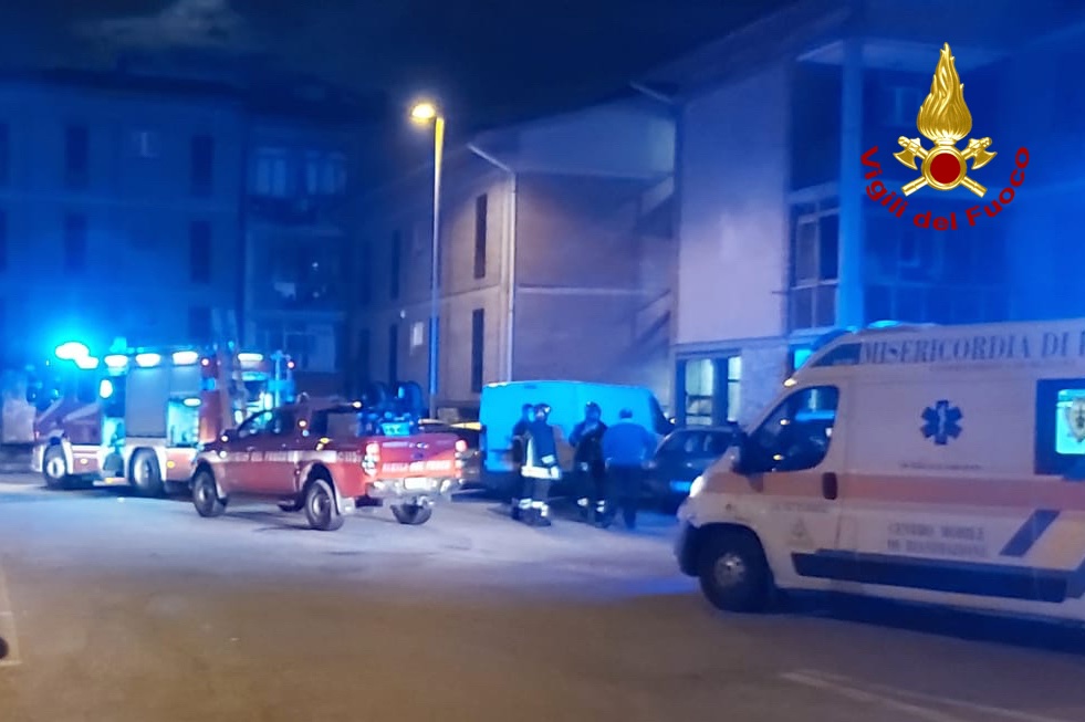 Incendio in un appartamento in via dei Gerani a San Giusto: tanta paura, nessun danno alle persone