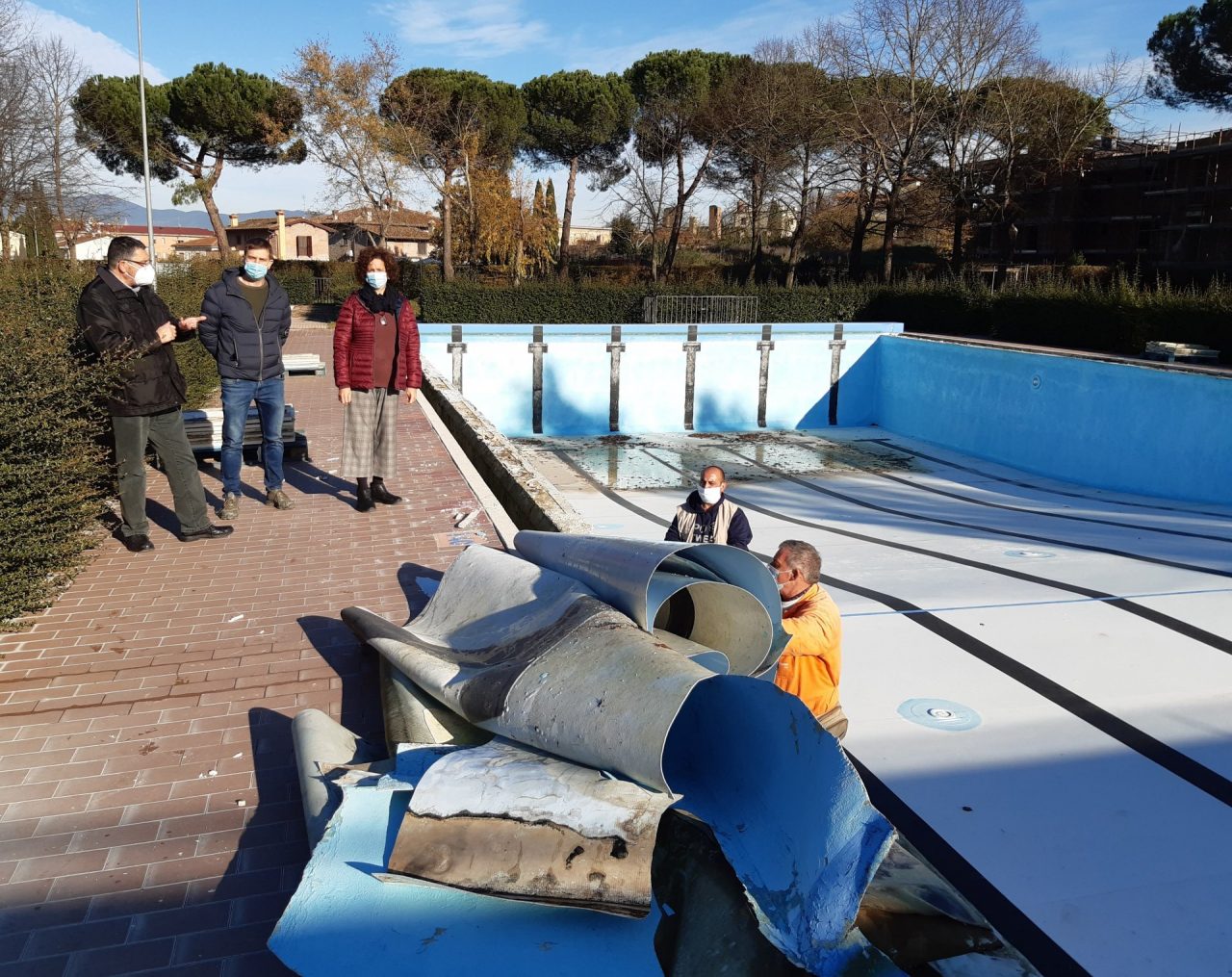 Iniziati i lavori per la copertura della piscina comunale di Lastra a Signa