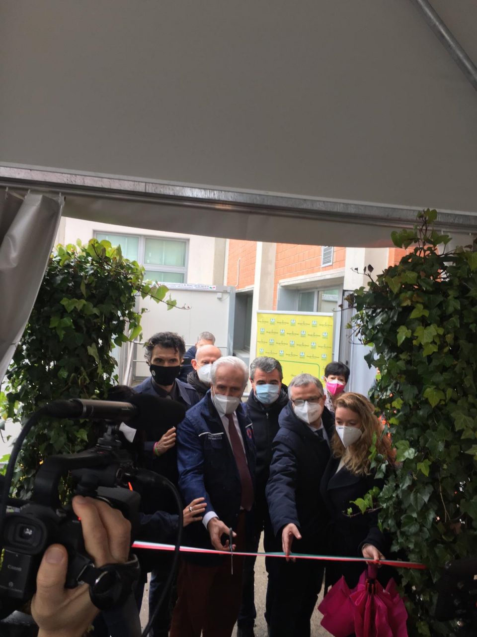 Inaugurato centro Covid a ex Creaf: LE FOTO