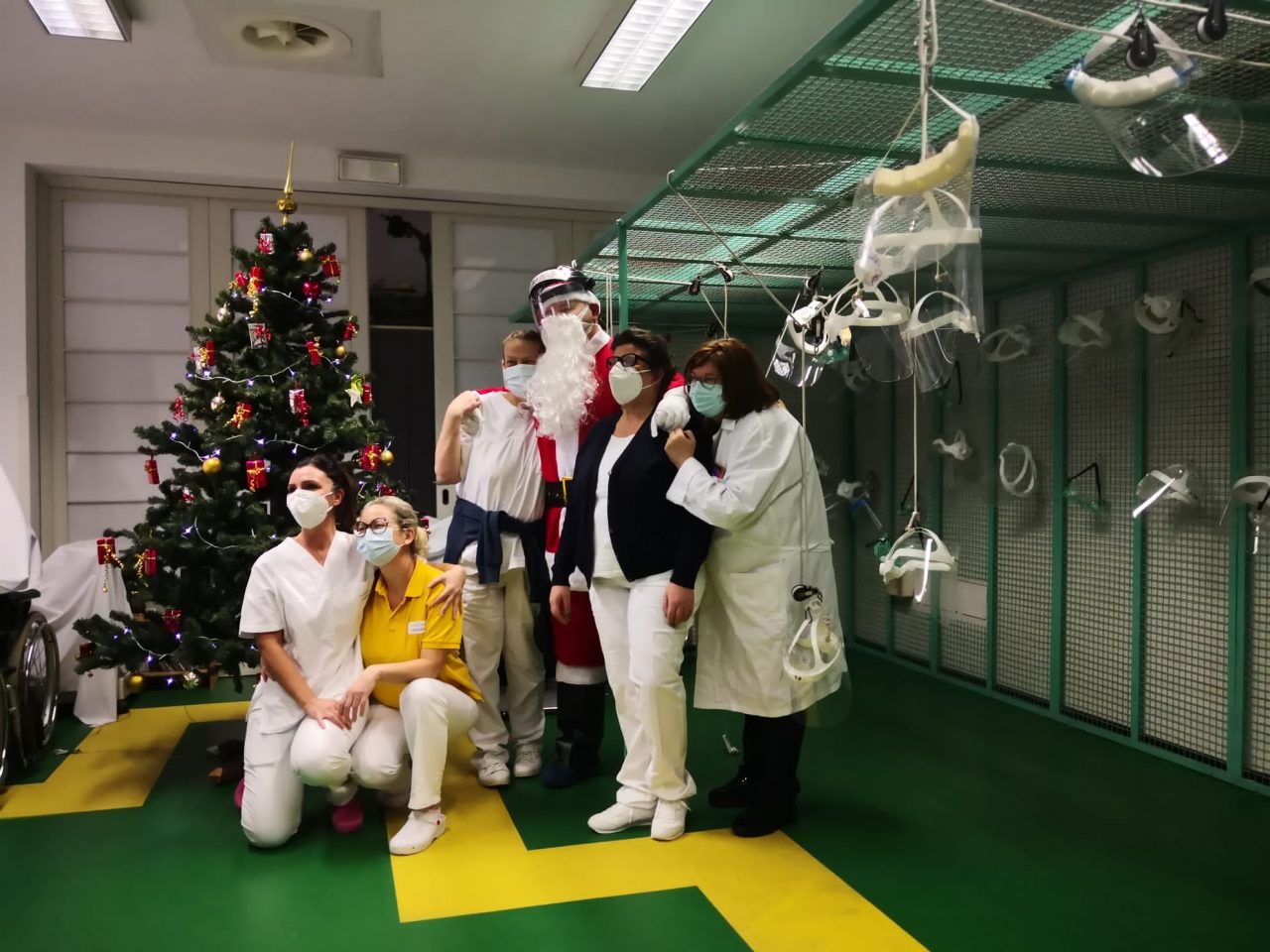 La lettera di auguri del personale sanitario ai pazienti ricoverati nel reparto Covid a Villa Fiorita