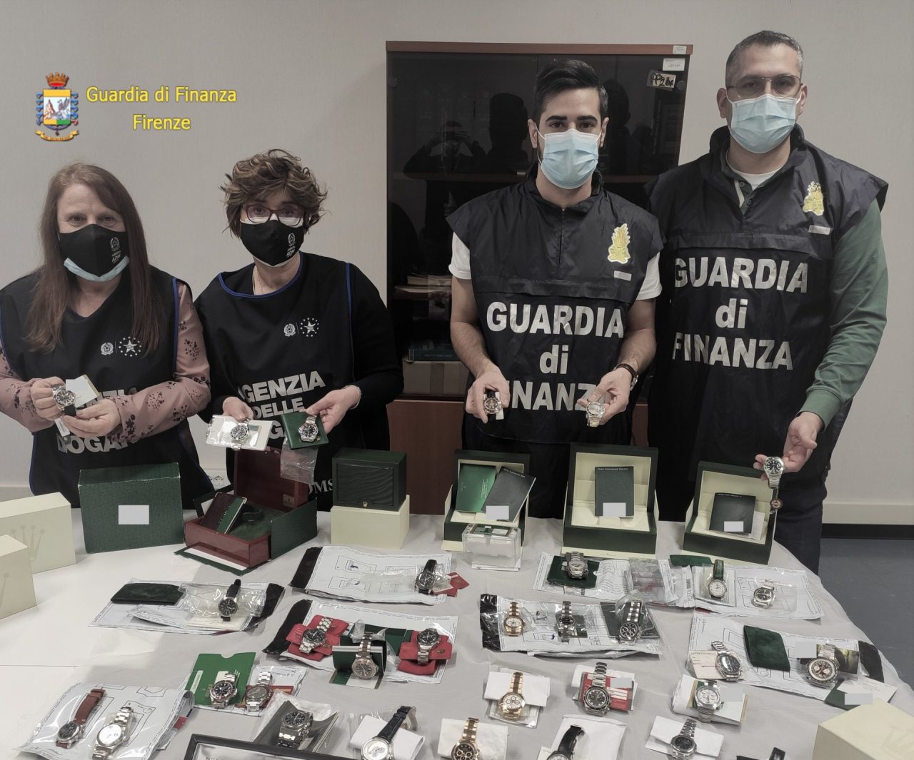Contrabbandavano orologi di lusso: sgominata banda internazionale