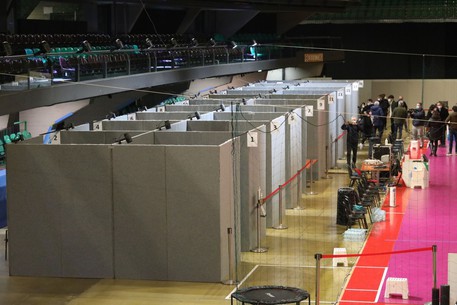 Vaccinazioni al Mandela Forum, nuovi dati di Asl Toscana Centro: “Non sprecata nessuna dose”