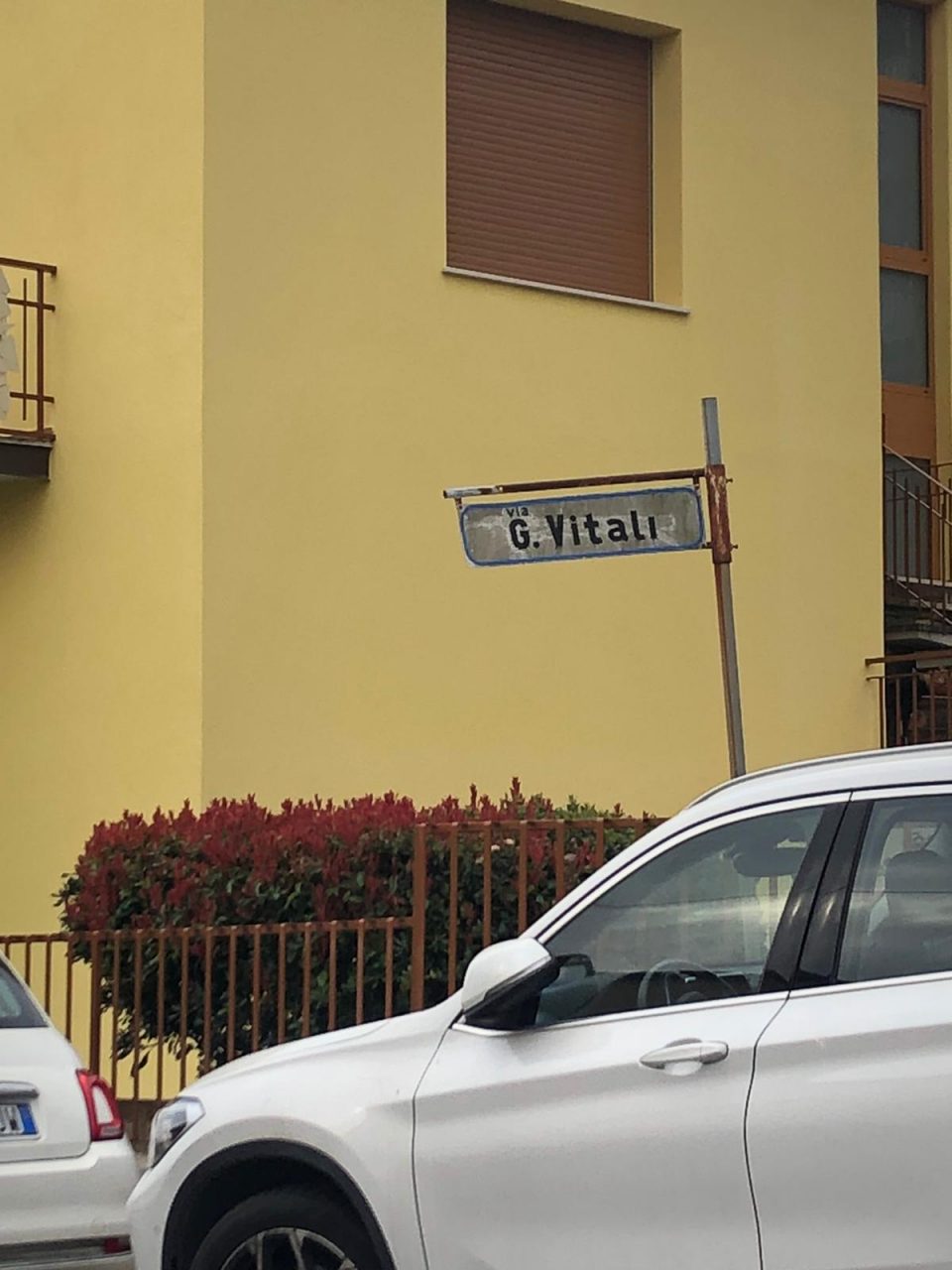 Tragedia a Vaiano, letto avvolto dalle fiamme: morta 67enne