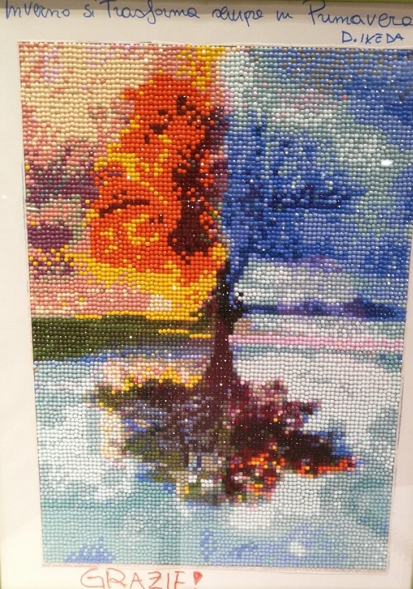 Giovane paziente dona un quadro ad un Covid Hotel