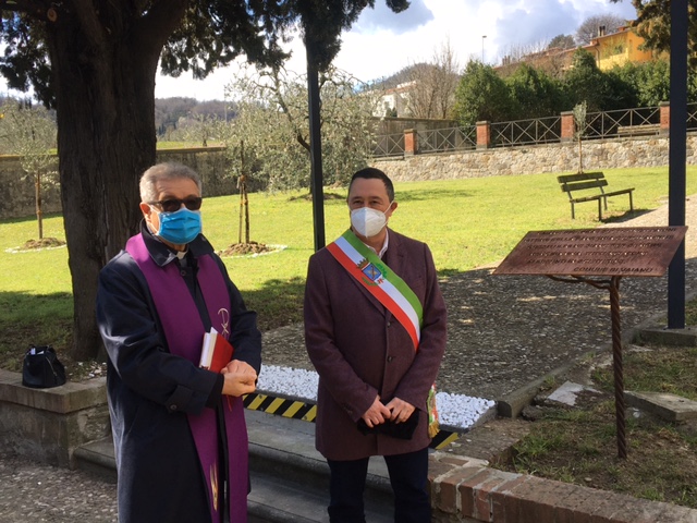 Vittime del Covid, da oggi a Vaiano c’è il giardino della memoria