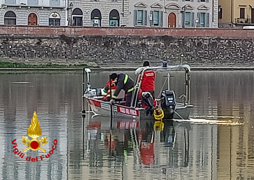 Trovato dai sommozzatori l’uomo disperso in Arno