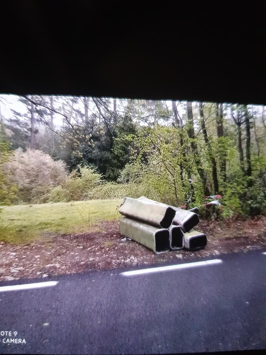 Eternit abbandonato in vetta alle croci di Fiesole