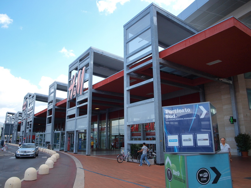 Non voleva pagare la spesa al “Parco Prato”, 28enne arrestato visto che era già ai domiciliari